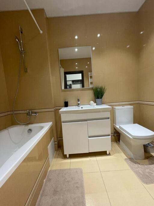 Sky House Premium Apartment In City Center Chisinau Exterior foto